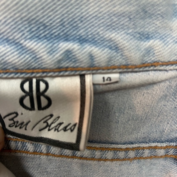 Bill Blass Light Blue Jeans. Size 14 - Picture 6 of 7